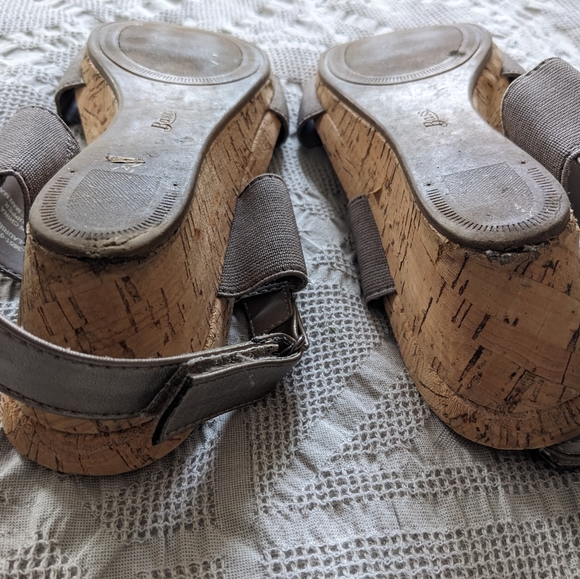 G.H. Bass & Co. Bass Laurie Tan Cork Wedges Women's Size 9.5 - Picture 4 of 5